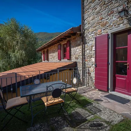 Vecchia Fornace La Piastra Agriturismo, With Pool, Abetone ファームステイ Pian degli Ontani