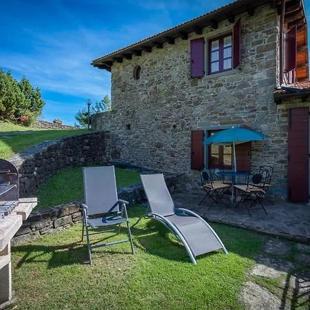 ファームステイ Vecchia Fornace La Piastra Agriturismo, With Pool, Abetone Pian degli Ontani