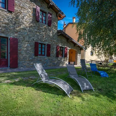 Vecchia Fornace La Piastra Agriturismo, With Pool, Abetone ファームステイ