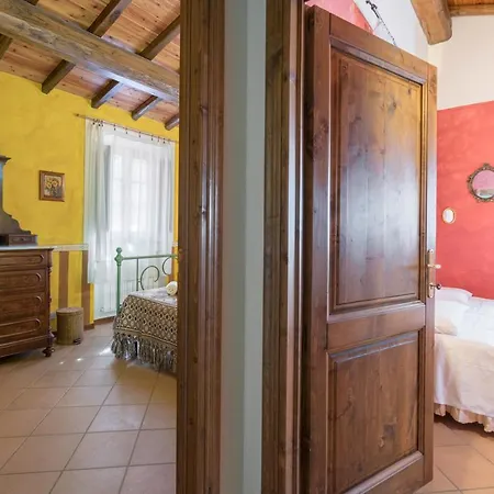 ファームステイ Vecchia Fornace La Piastra Agriturismo, With Pool, Abetone