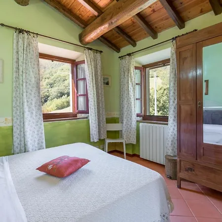 Vecchia Fornace La Piastra Agriturismo, With Pool, Abetone ファームステイ *